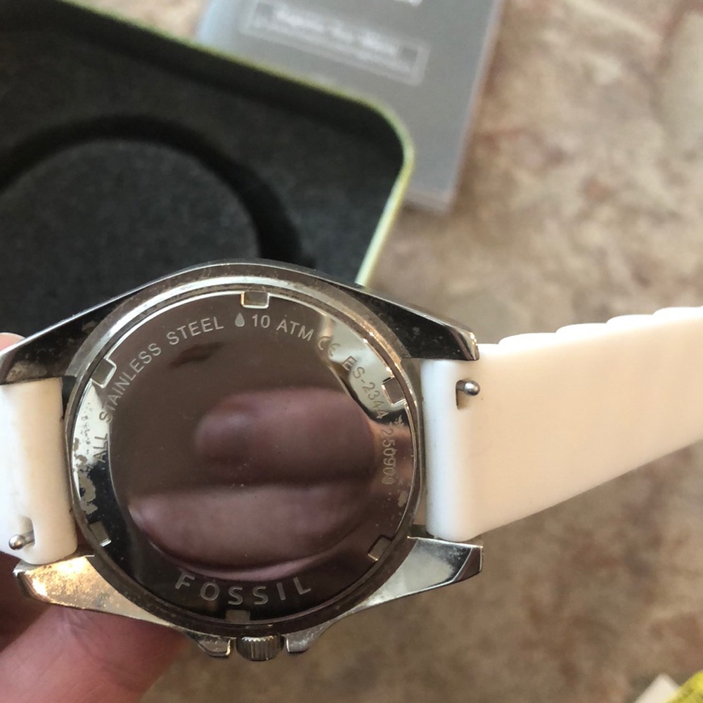 Like new Fossil watch - Picture 5 of 8